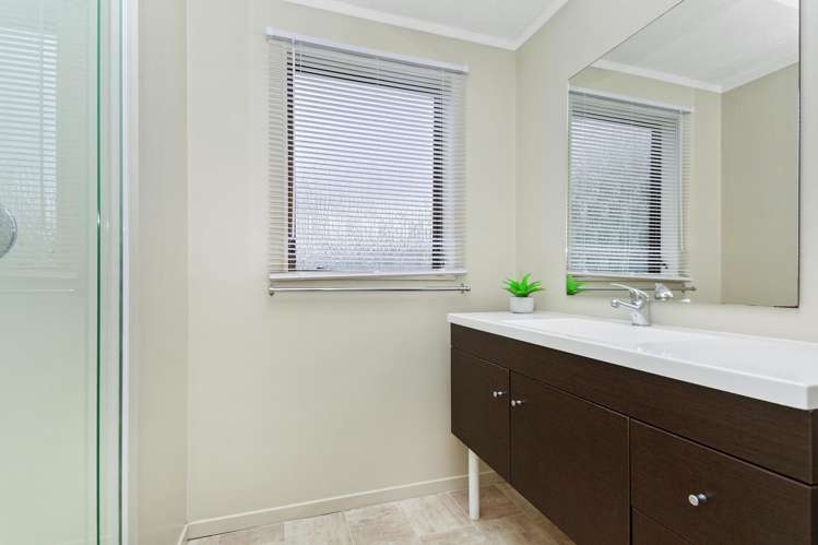 12 Delaware Grove Totara Park_8