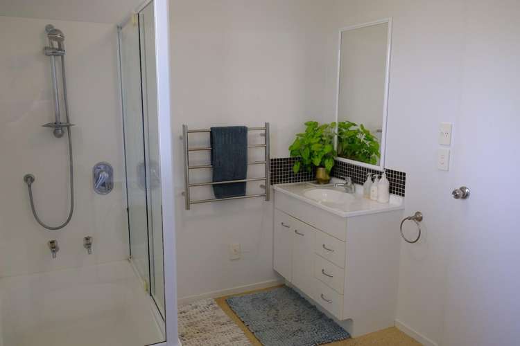 1 Titchener Street New Lynn_17