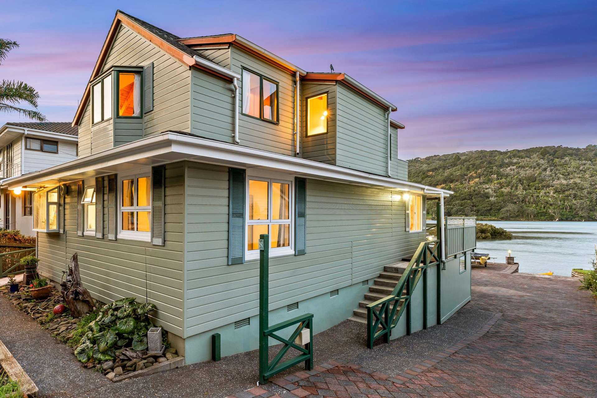 8 Waiwera Road Waiwera_0