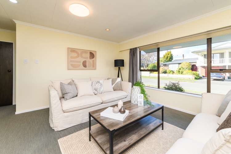 8 Heayns Place Feilding_15