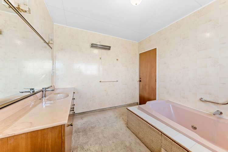 140 Parklands Avenue Bell Block_18