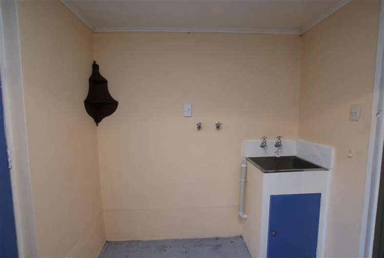 20a Nelson Square Picton_11