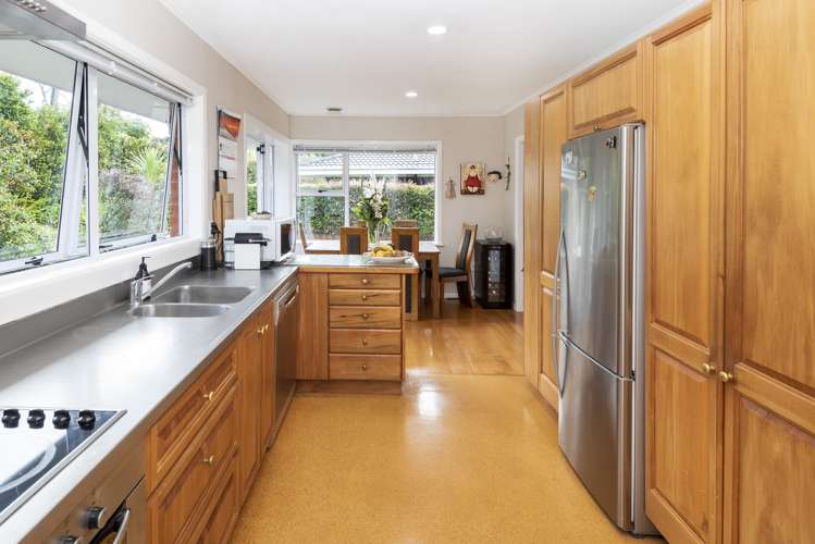 38 Glenfern Road Mellons Bay_11