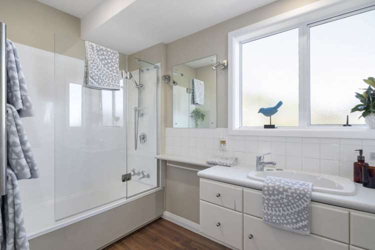 96 The Ridgeway Stoke_17