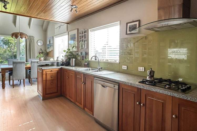 17A Feary Crescent Takaka_6