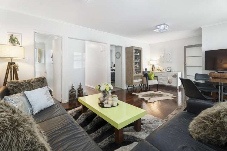 2/11 Maheke Street_0