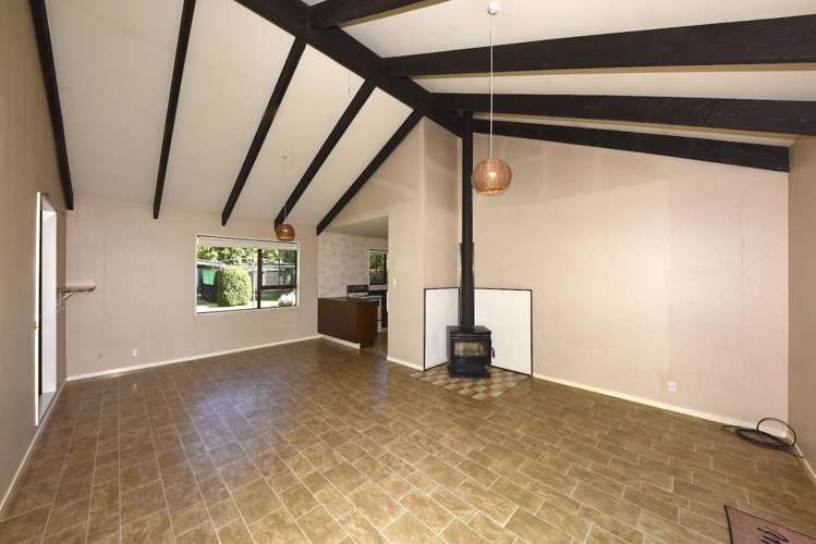 1277 Courtenay Road_5