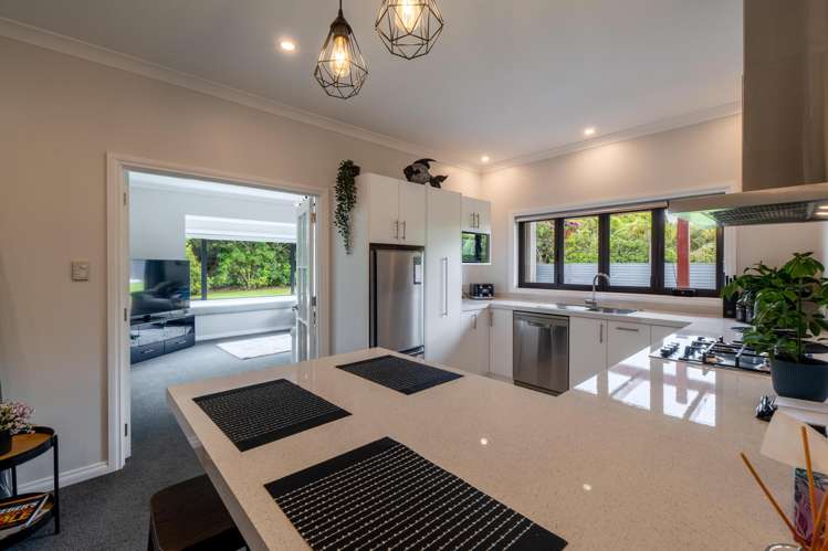 17 Raeburn Avenue Otatara_4