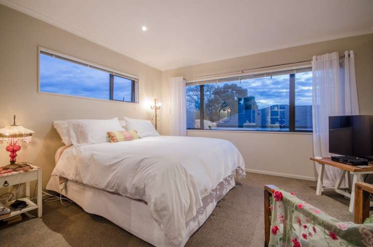 64 Oakley Avenue Waterview_11