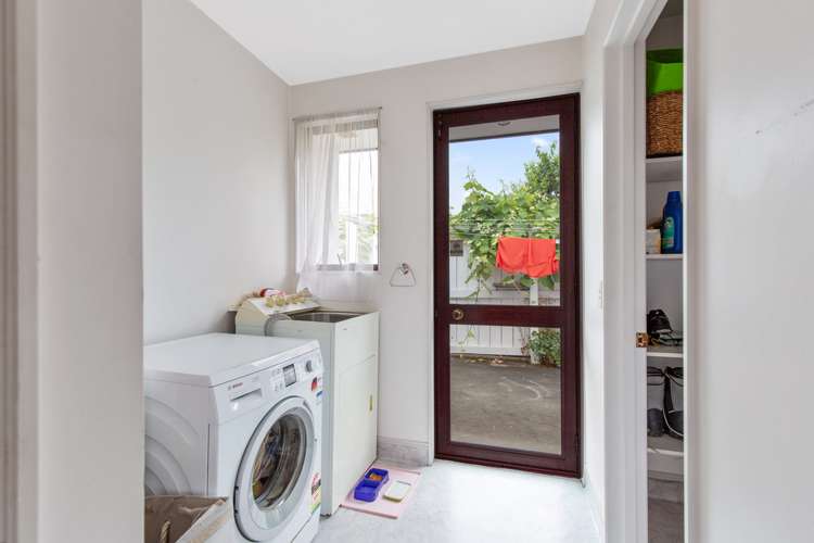 7 Mary Ann Muller Crescent Stoke_12