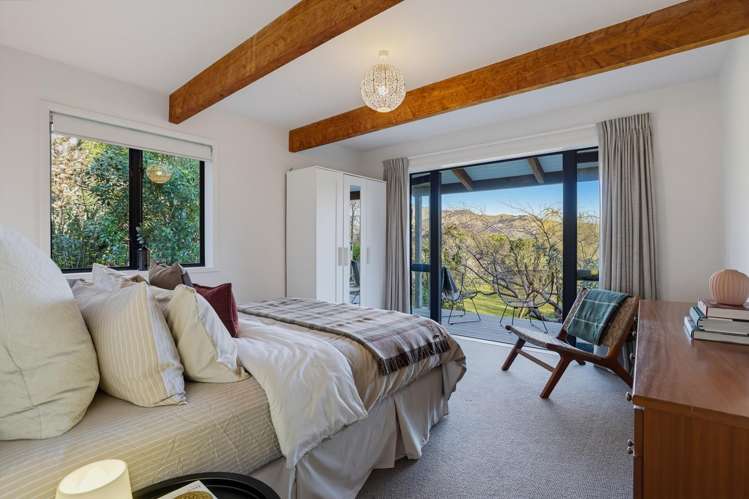 6888E Christchurch Akaroa Road Takamatua_10
