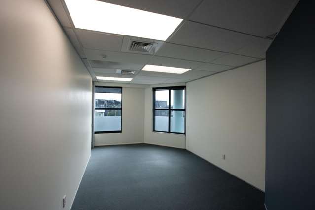 Office 4/46 Taharoto Road Takapuna_3