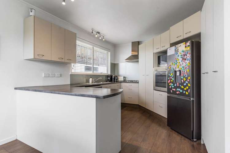 52 Ravenwood Drive Forrest Hill_11