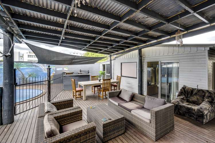 619 Nelson Street North_0