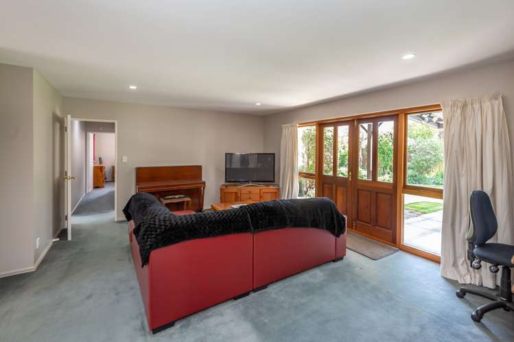 12 Taranaki Drive Woodend_6