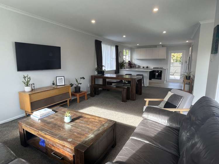 27 Mokau Place Terrace End_12