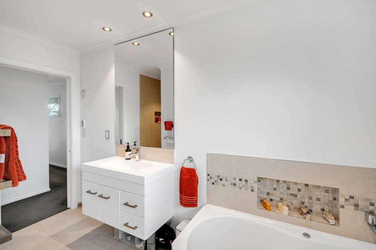 29 Araucana Way Burwood_23