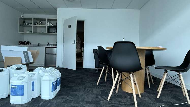 2/4 Rawiri Place Hobsonville_4