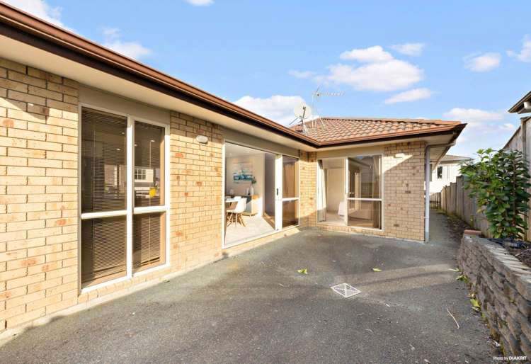 22 Seresin Crescent Flat Bush_12