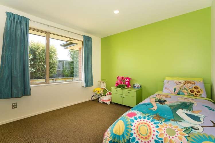 11 Tatahi Street Parklands_13