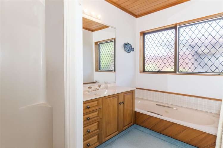 2 Maxine Place Matua_13