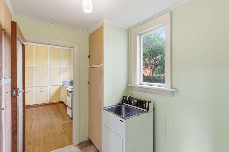 48 St Andrews Square Strowan_17