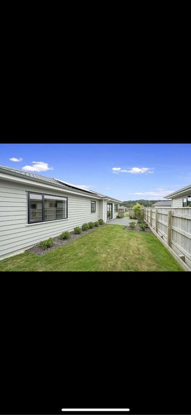 25 Henrietta Maxwell Grove Wainuiomata_4
