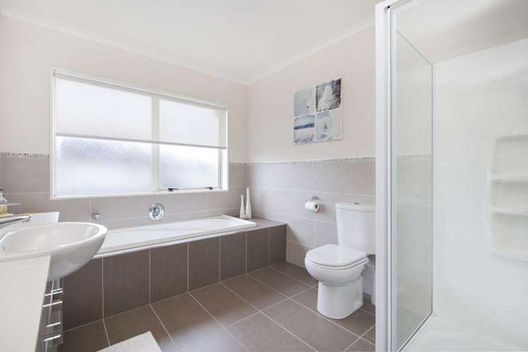 55 Chateau Rise Flat Bush_7