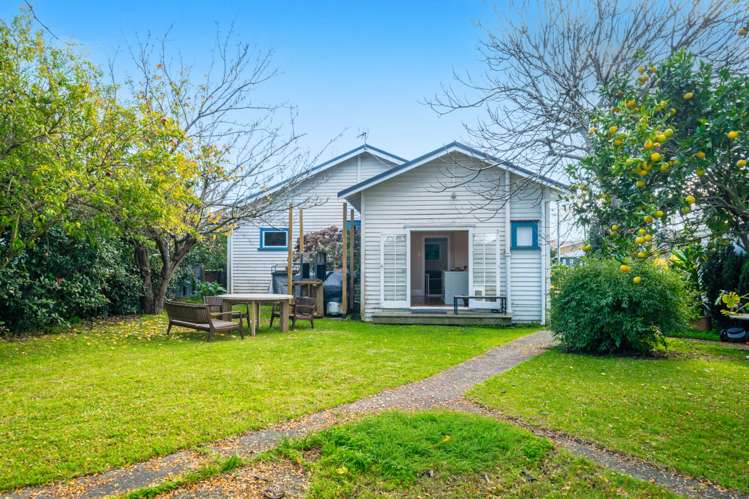 9 Royton Avenue_2