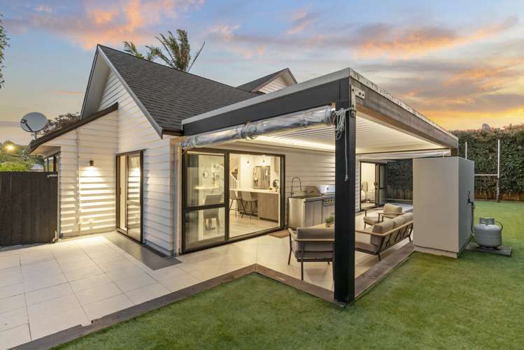 2/1 Aliford Avenue One Tree Hill_18