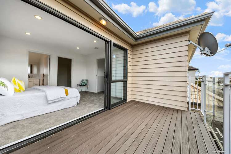 5 Bordeaux Parade Te Atatu South_10