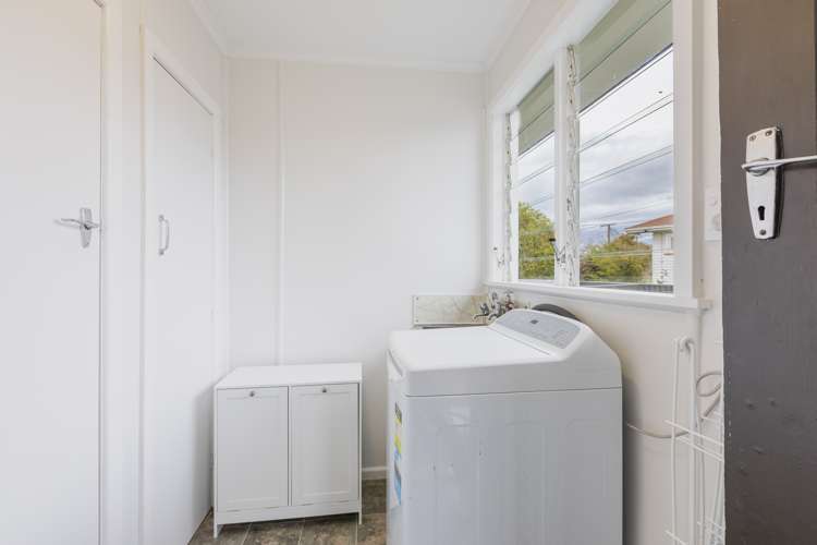 5 Jull Crescent Waipukurau and Surrounds_12