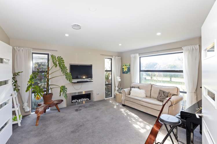 2 Carlyle Lane Rolleston_9