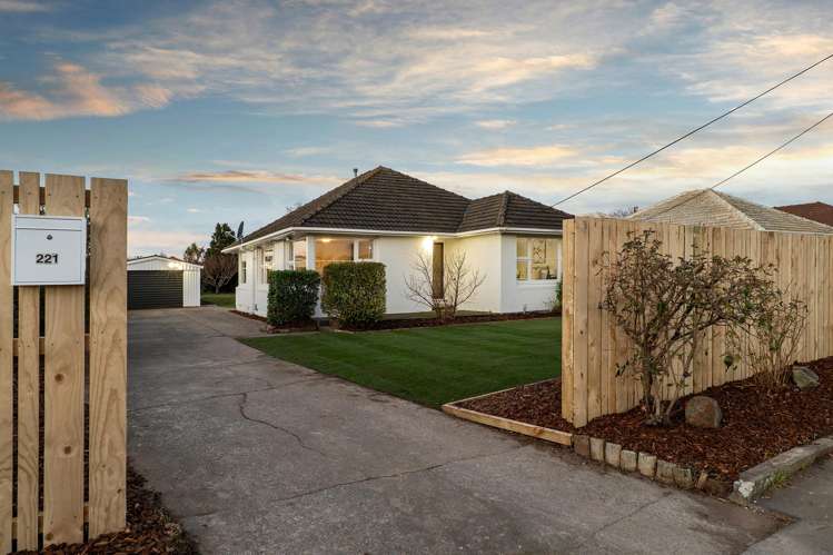 221 Breezes Road_0