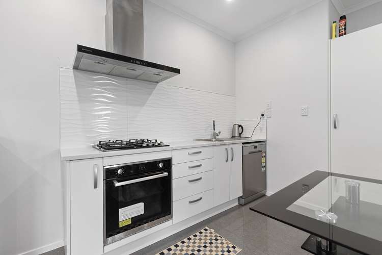 5/2 Rosalind Street Deanwell_5