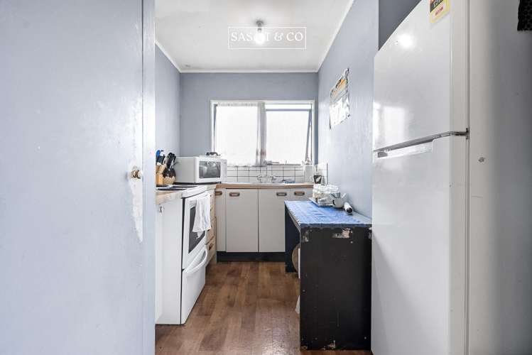 2/4 Colin Street Mangere_6