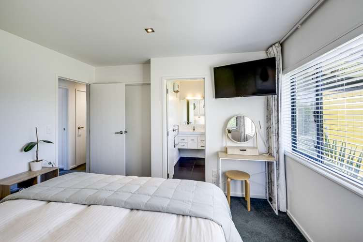 32 York Avenue Tamatea_14