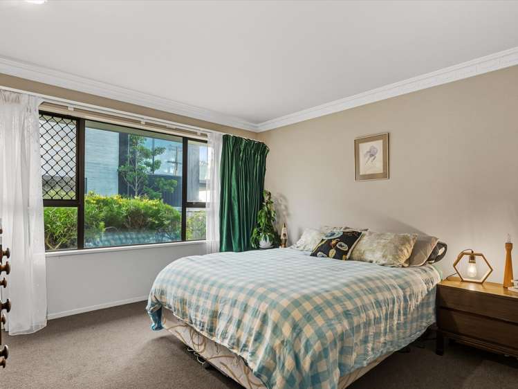 18 and 18A Harbour Drive Otumoetai_7