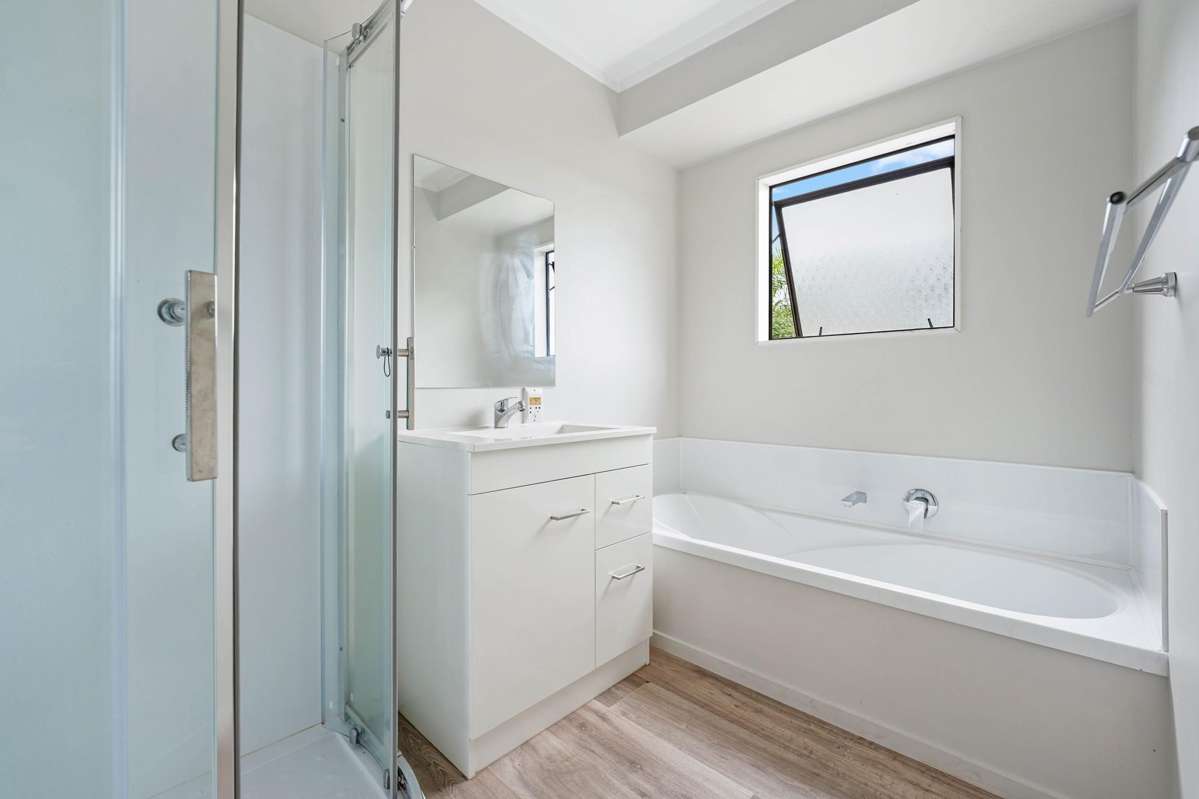 2/109 Athena Drive_4