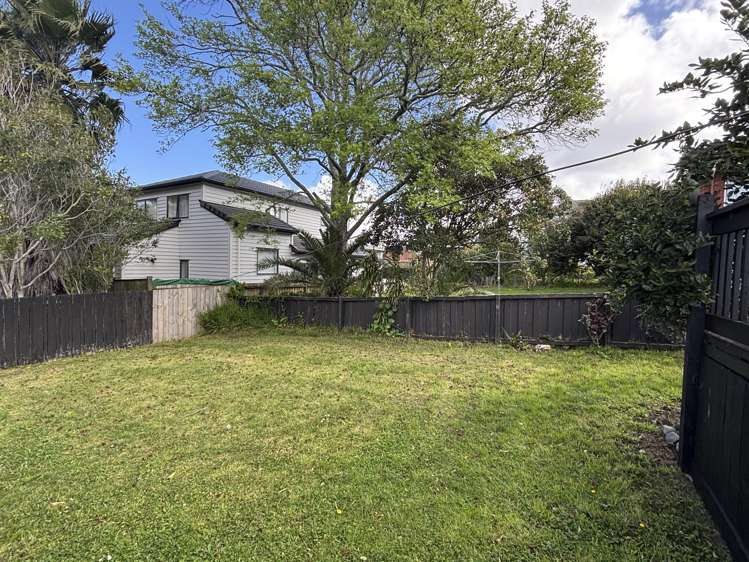 2/303 Pakuranga Road Pakuranga Heights_1