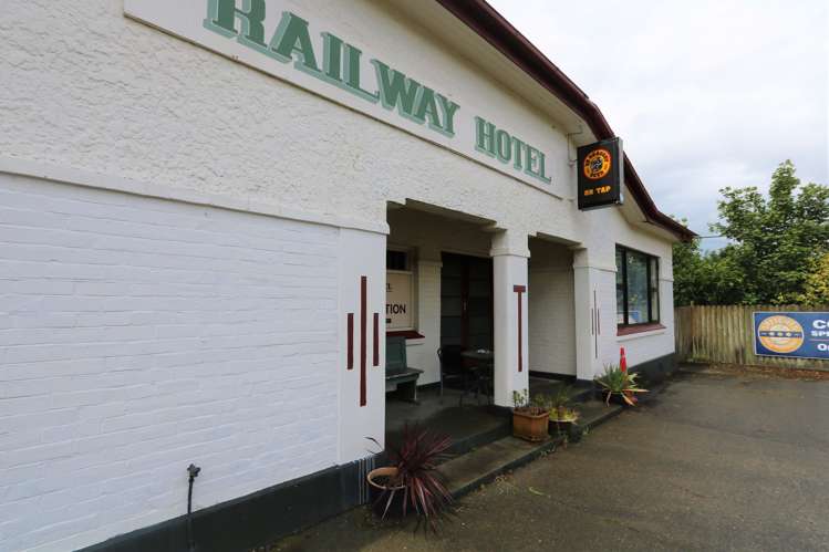 76-78 King Street Otautau_8