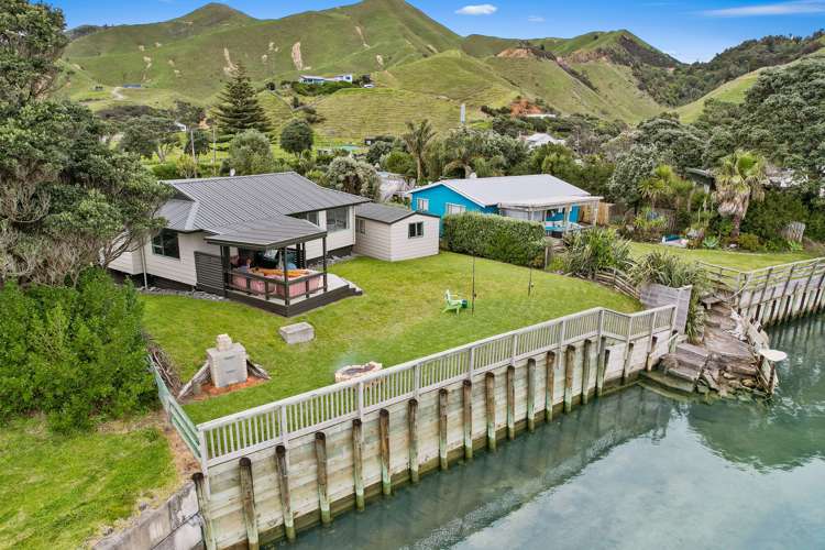 4 Rauparaha Street Marokopa_10