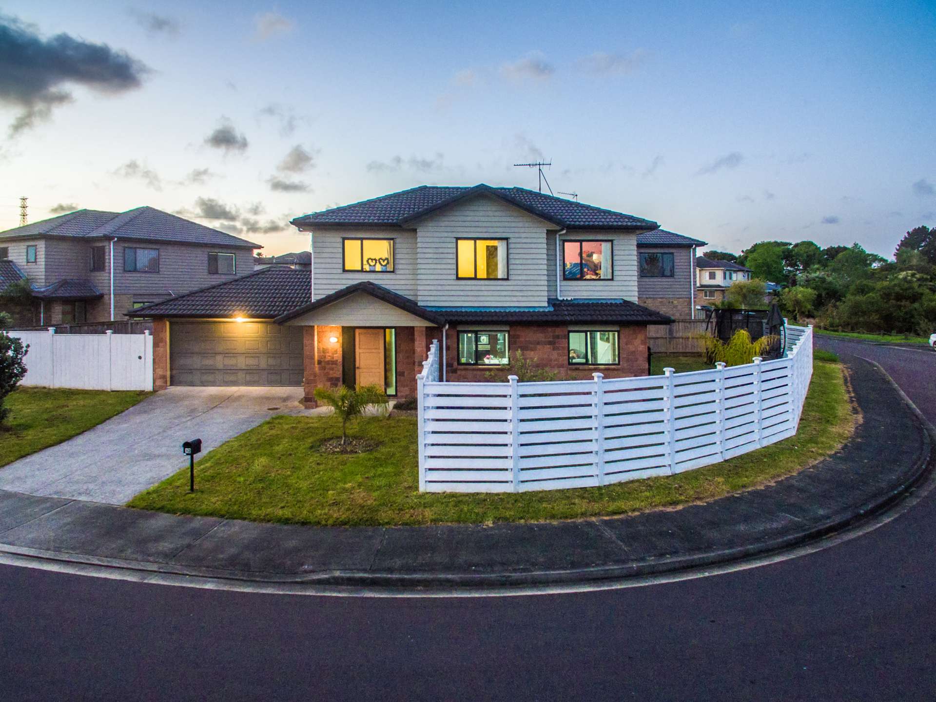 12 Riverglade Parkway Te Atatu South_0