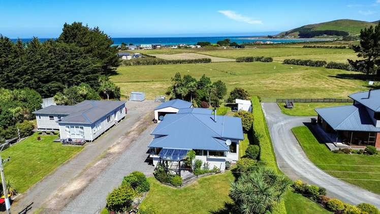 5 Drury Street West Colac Bay_24