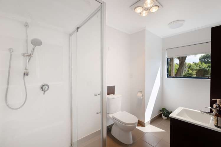 415 Welcome Bay Road Welcome Bay_11