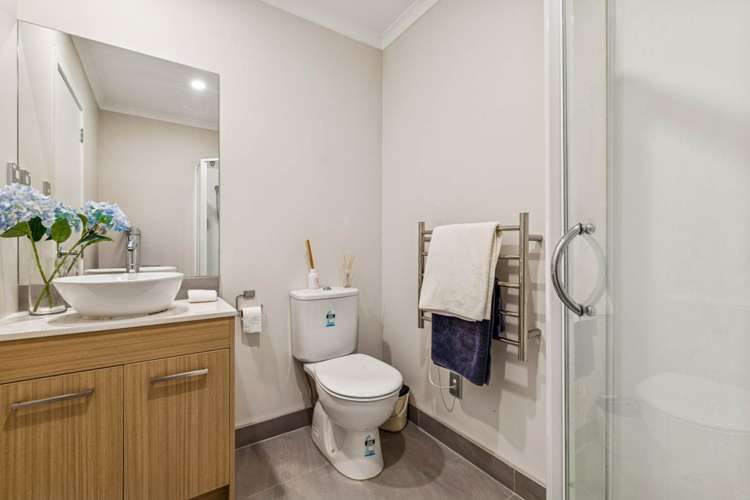 10 Panakenake Way Flat Bush_17
