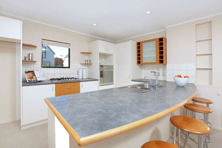 16d Saint Jerome Avenue Te Atatu Peninsula_11