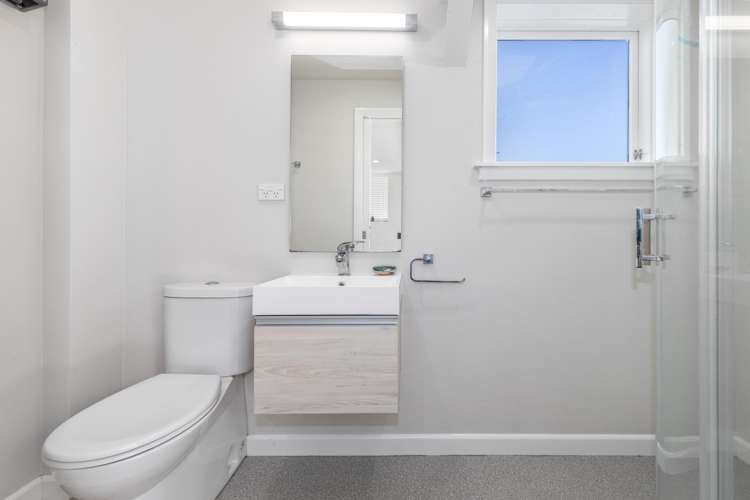 68a Mana Esplanade Paremata_14