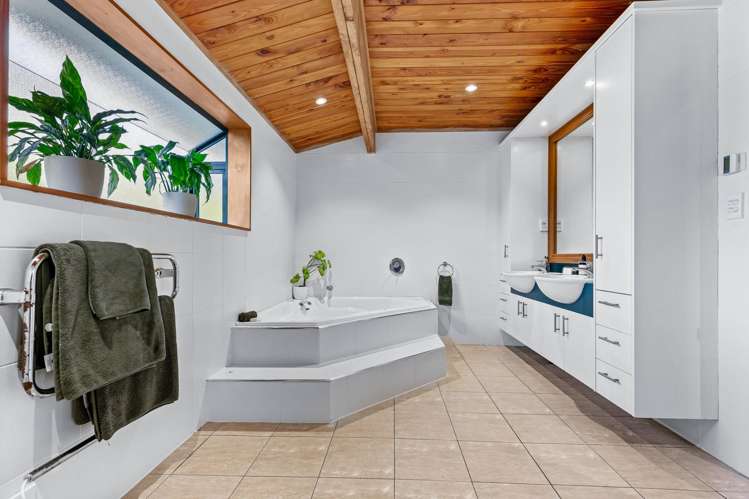 18 Awhiorangi Promenade Swanson_24