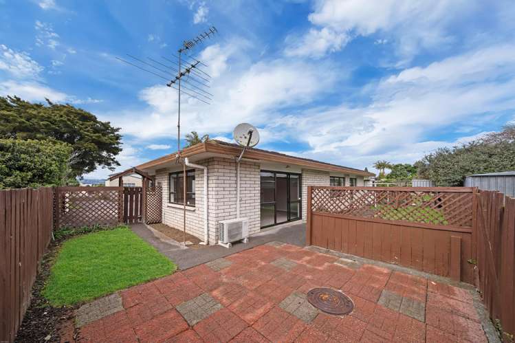 2/3A Youngs Road Papakura_16